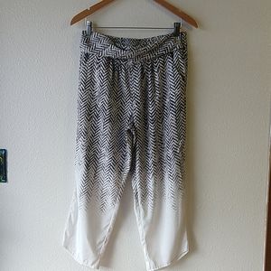 Bongo Cropped Boho Pant Black & White Light Beach Vacation L